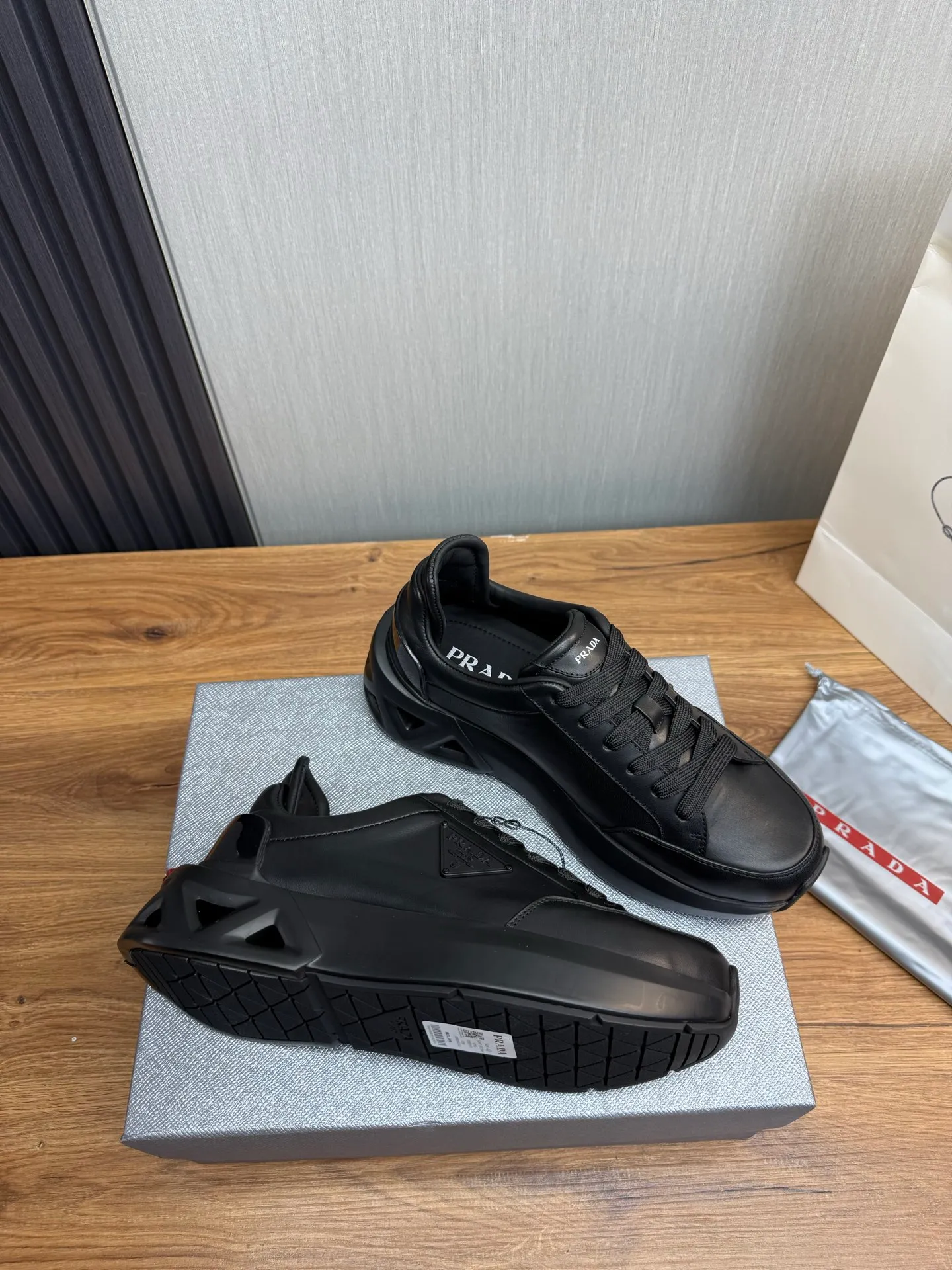 Men's shoes 💰660💰 [PRADA] Men's shoes are popular in the counter, high-quality shipments ✔️Official website synchronization, original imported cowhide + cowhide lining, 1⃣️ratio 1⃣️reproduction, original sole, 38-45